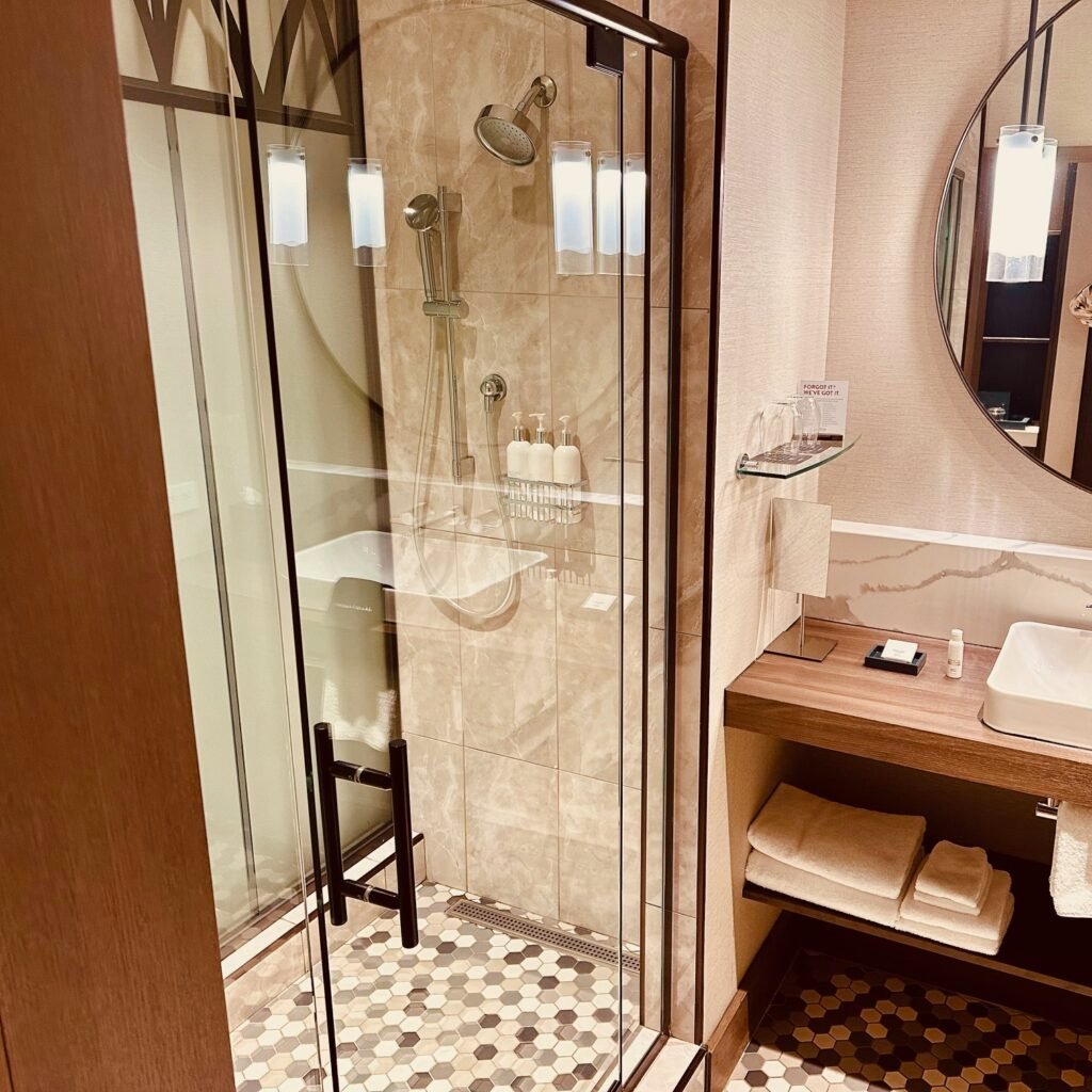 kimpton hotel arras shower