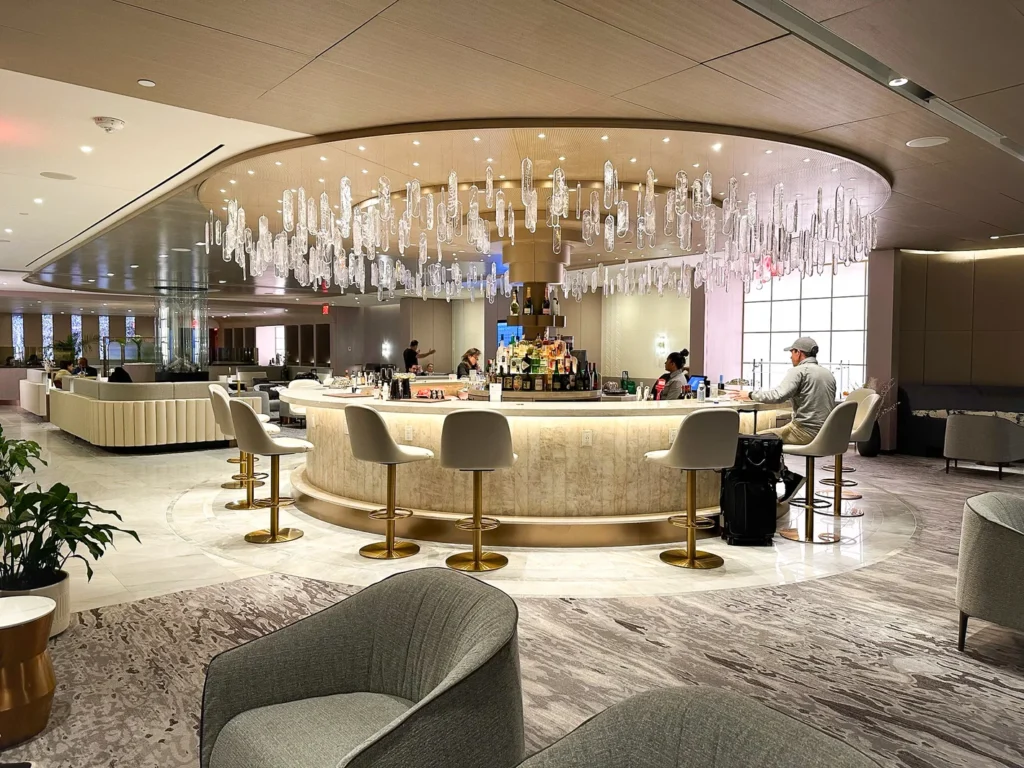 The Best Airport Lounges in the USA in 2025 40 Chelsea Lounge JFK bar view