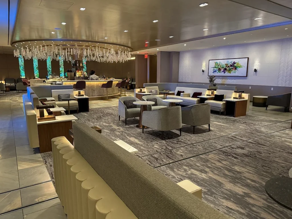 The Best Airport Lounges in the USA in 2025 41 lounge aa chelsea layout bar